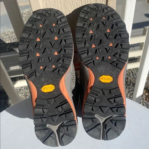 Danner Inquire Mid Waterproof Hiking Boots In Dark Grey/Salmon-Sz 8 - Picture 13 of 16